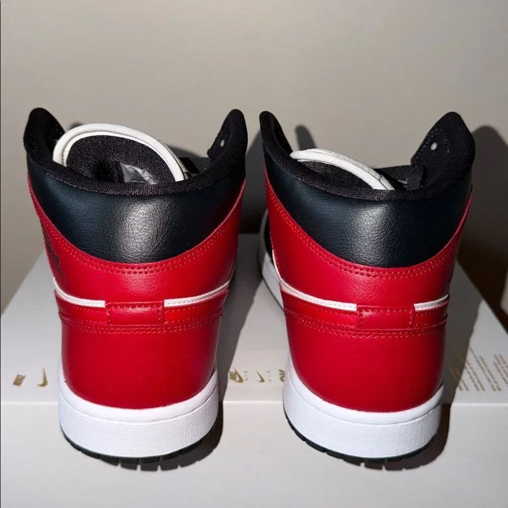 Nike Air Jordan 1 Mid Gym Red White Sail BQ6472-160 Women’s Size 12